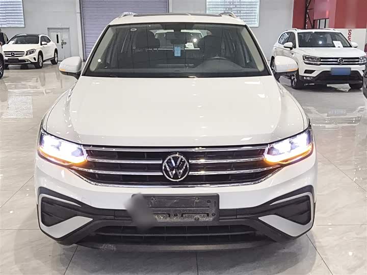 Фото 3 - Volkswagen Tiguan L Pro