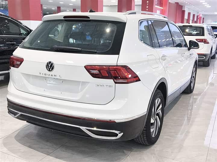Фото 7 - Volkswagen Tiguan L Pro