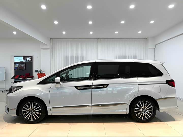 Фото 4 - Honda Elysion