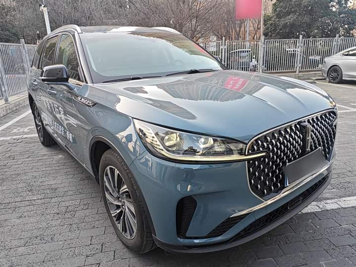 Фото 4 - Lincoln Aviator