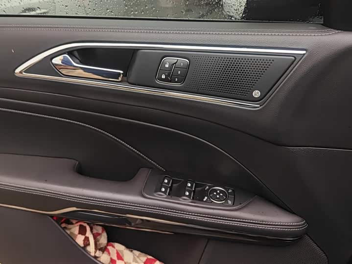 Фото 7 - Ford Taurus