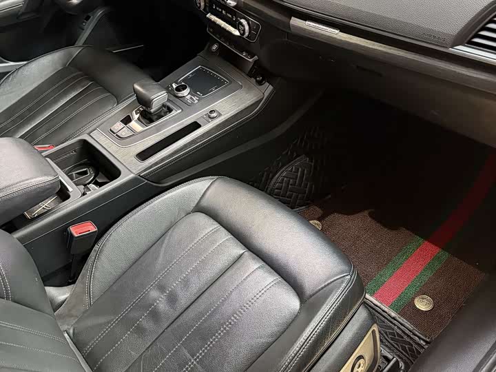 Фото 3 - Audi Q5L