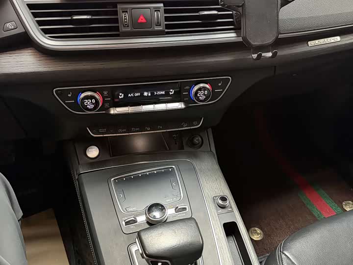 Фото 5 - Audi Q5L