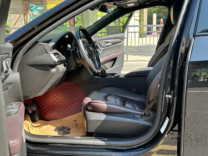 Фото 9 - Cadillac CT6