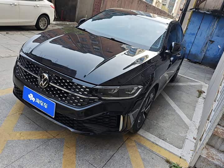 Фото 1 - Volkswagen Lavida