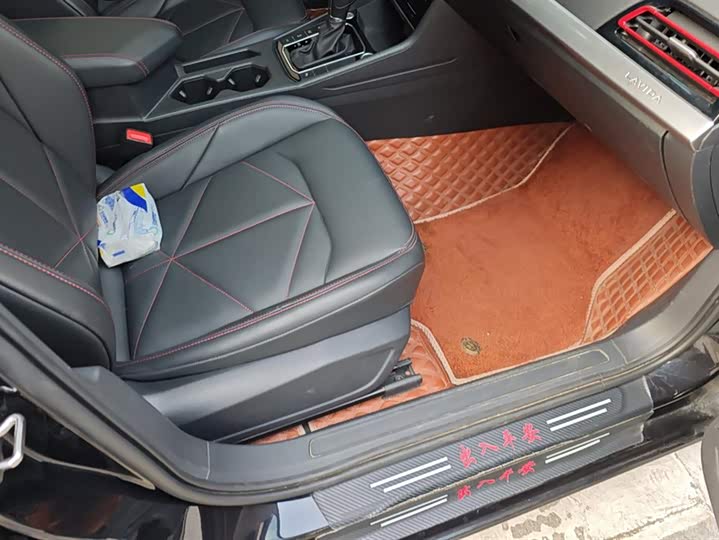 Фото 8 - Volkswagen Lavida