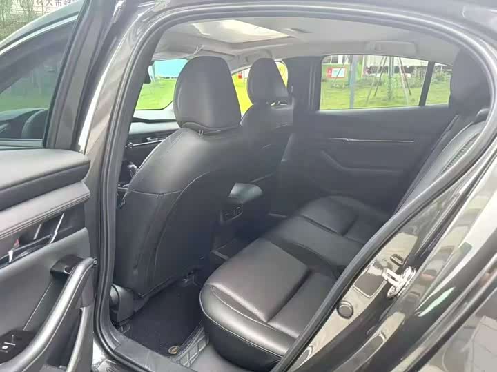 Фото 5 - Mazda 3 (Axela)