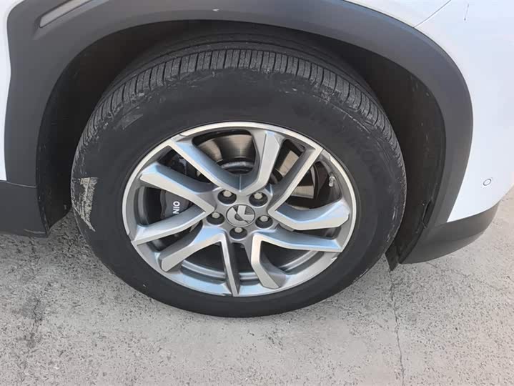 Фото 6 - Nio ES6