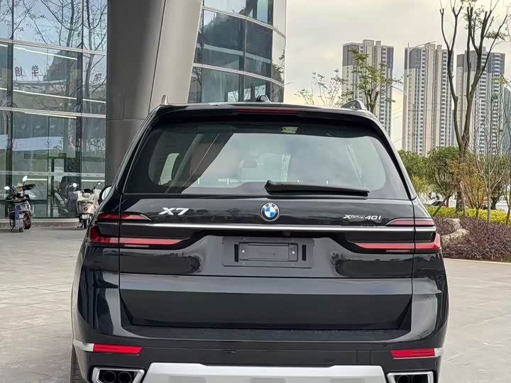 Фото 9 - BMW X7