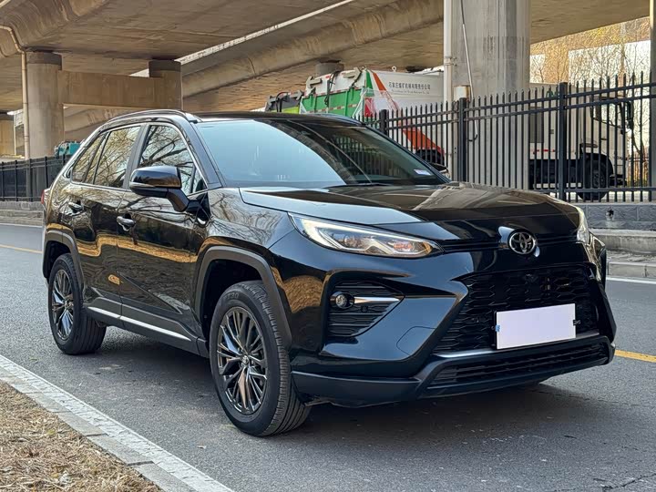 Фото 3 - Toyota Wildlander