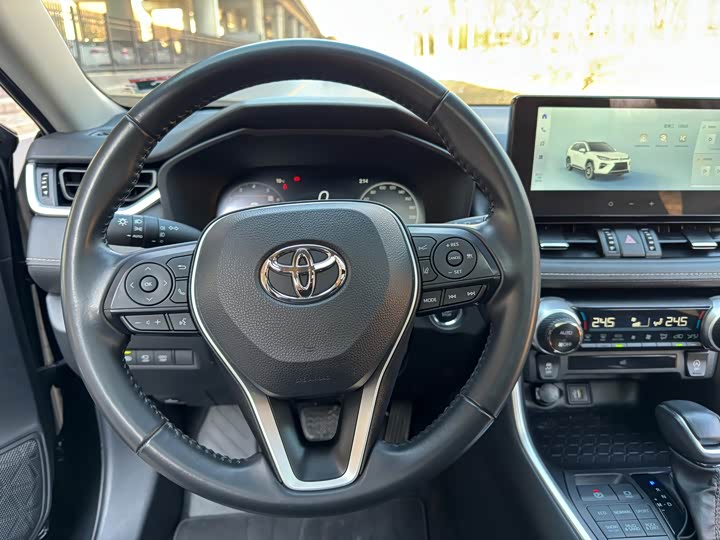 Фото 6 - Toyota Wildlander