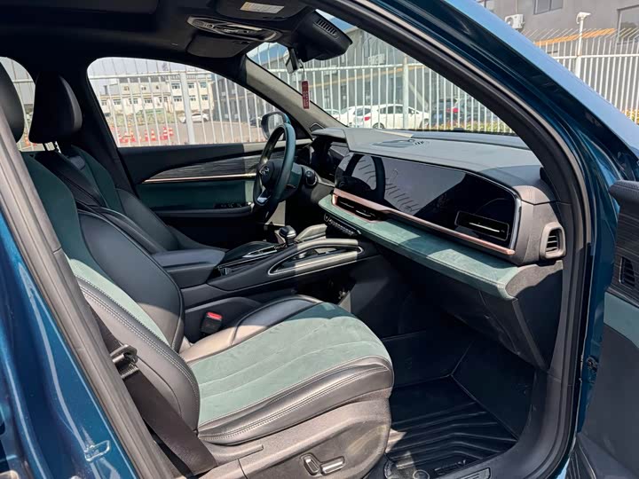 Фото 6 - Geely Monjaro