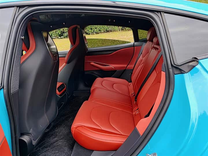 Фото 8 - Xiaomi SU7