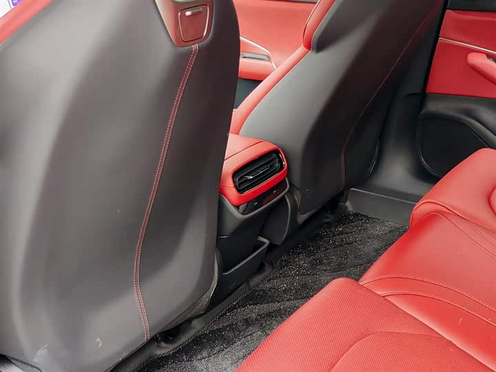 Фото 9 - Xiaomi SU7