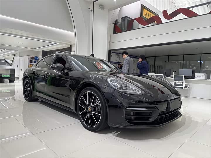 Фото 3 - Porsche Panamera