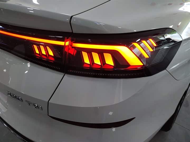 Фото 8 - Volkswagen Lamando L