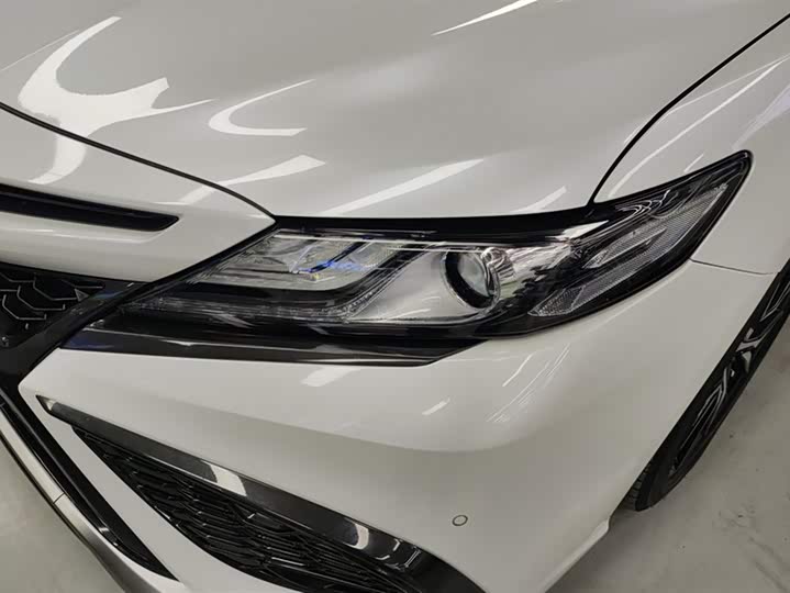 Фото 5 - Toyota Camry