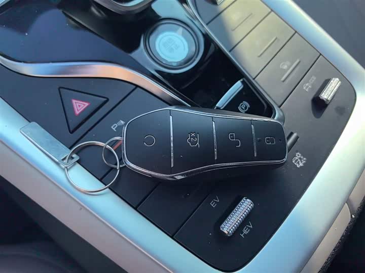 Фото 9 - BYD Song Pro Hybrid