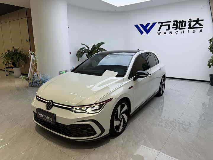 Фото 2 - Volkswagen Golf GTI