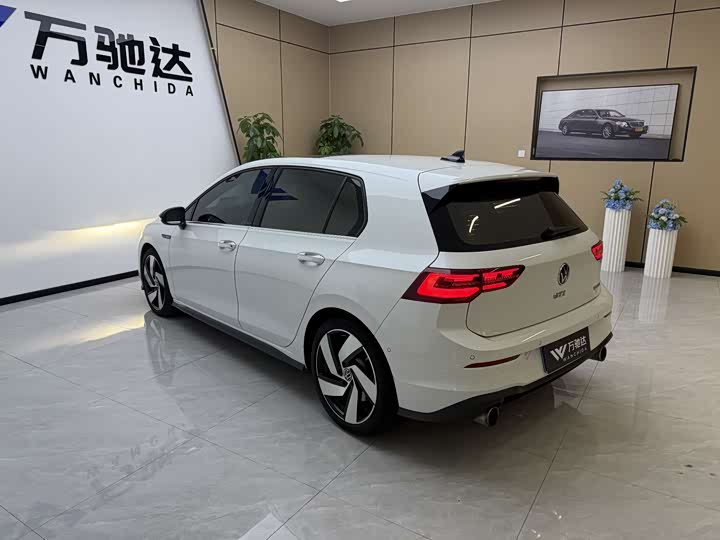 Фото 4 - Volkswagen Golf GTI