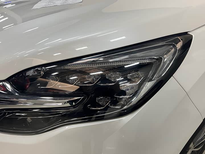 Фото 8 - Buick GL8 ES