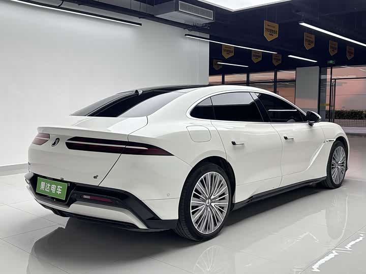 Фото 5 - Denza Z9