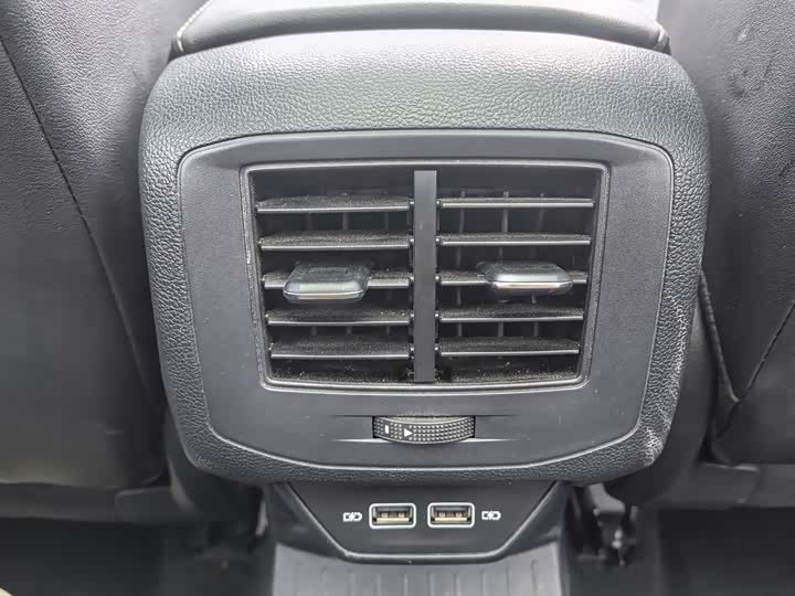 Фото 9 - Volkswagen T-Roc