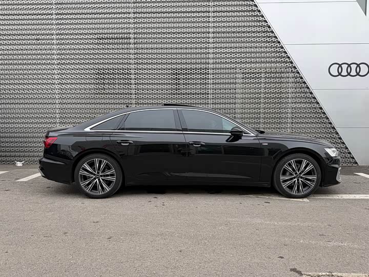 Фото 3 - Audi A6L