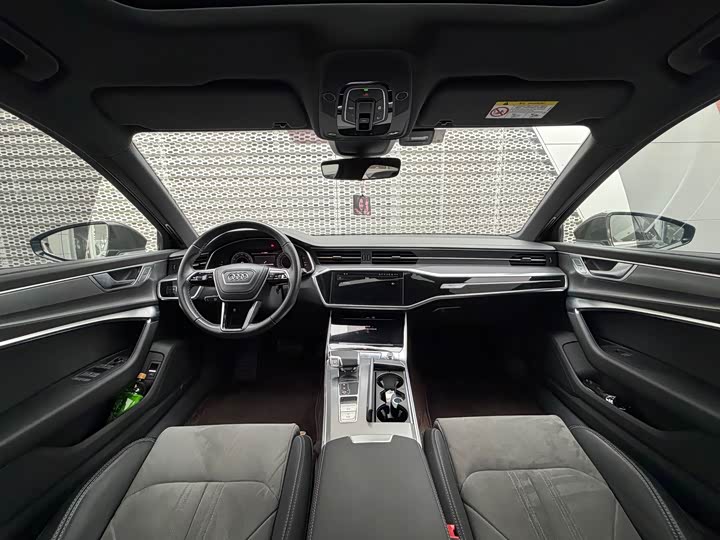 Фото 5 - Audi A6L