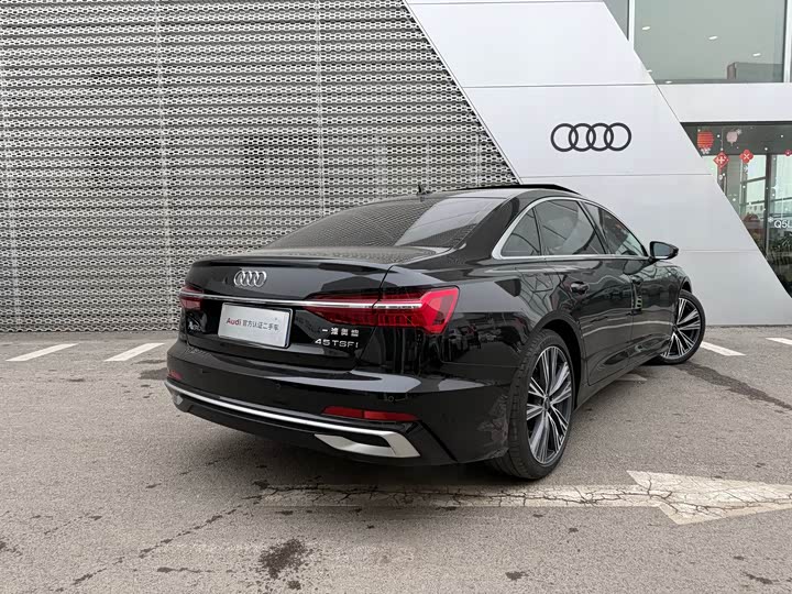 Фото 6 - Audi A6L