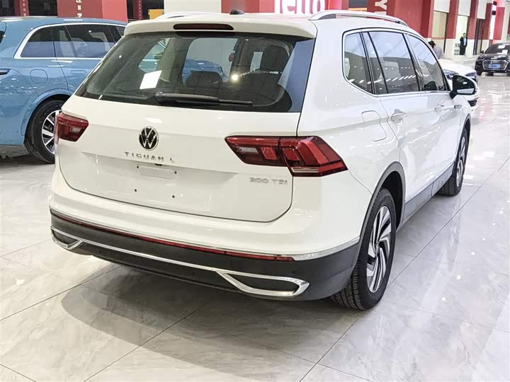 Фото 7 - Volkswagen Tiguan L Pro