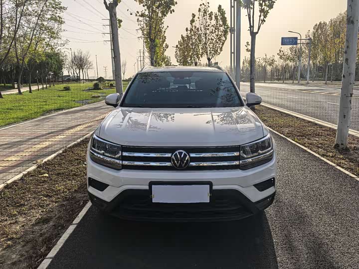 Фото 2 - Volkswagen Tharu