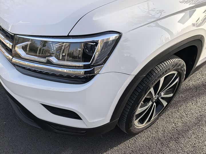 Фото 3 - Volkswagen Tharu