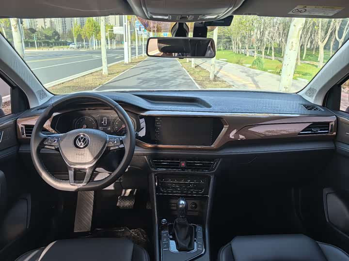 Фото 6 - Volkswagen Tharu