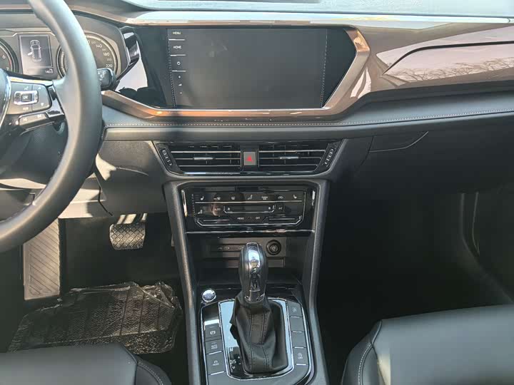 Фото 9 - Volkswagen Tharu