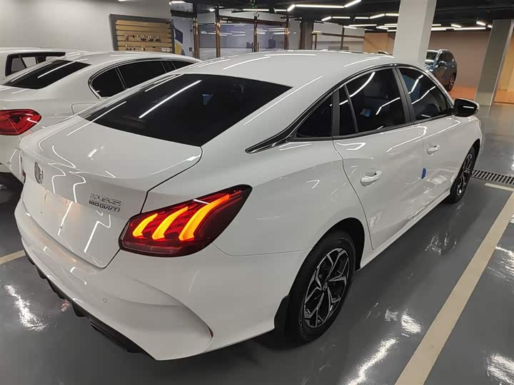 Фото 7 - MG Motor 5