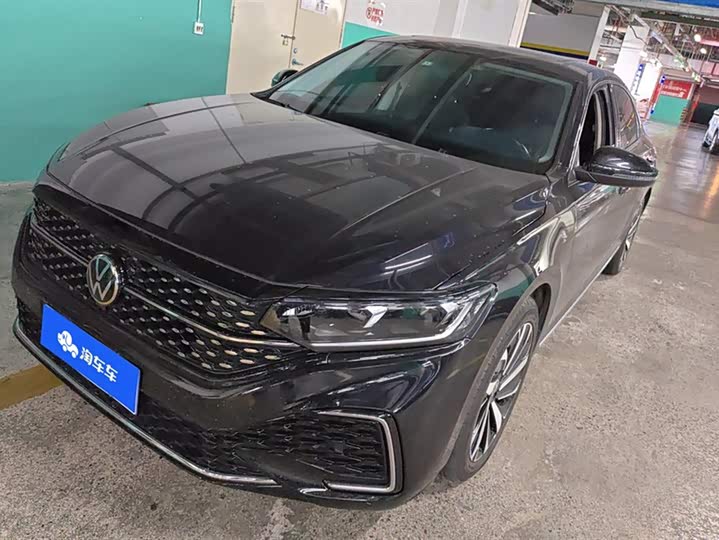 Фото 1 - Volkswagen Passat