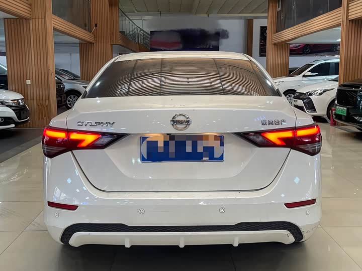 Фото 5 - Nissan Sylphy