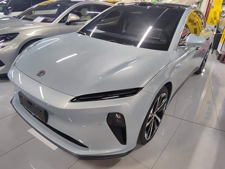 Фото 1 - Nio ET5