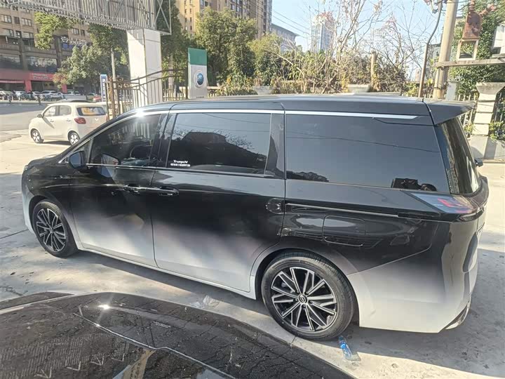 Фото 5 - GAC Trumpchi E8