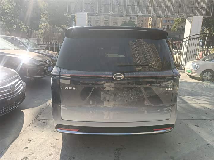 Фото 6 - GAC Trumpchi E8