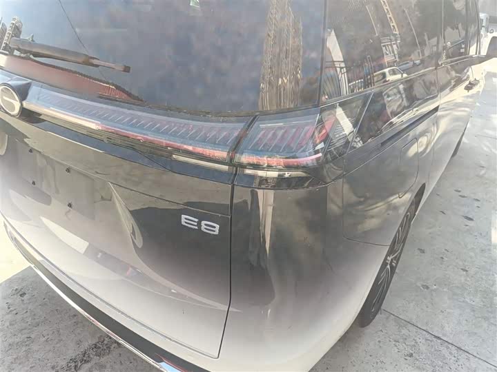 Фото 8 - GAC Trumpchi E8