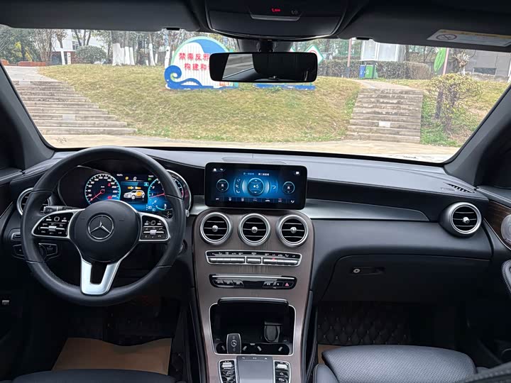 Фото 8 - Mercedes-Benz GLC-Class