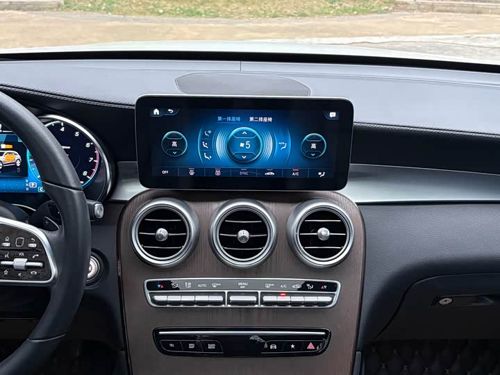 Фото 9 - Mercedes-Benz GLC-Class