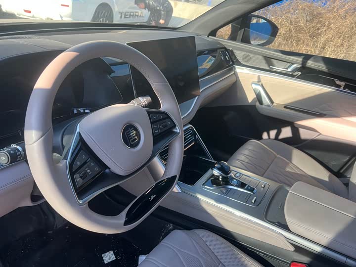 Фото 5 - BYD Tang Hybrid/EV