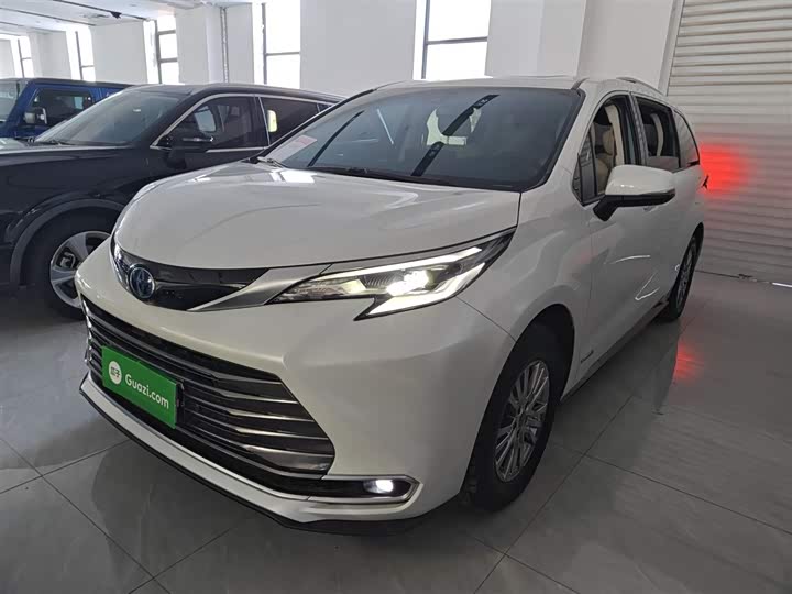 Фото 2 - Toyota Sienna