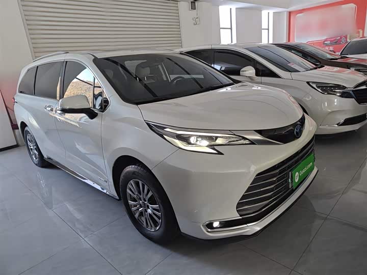 Фото 4 - Toyota Sienna