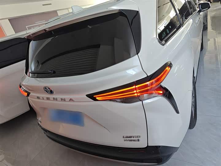 Фото 6 - Toyota Sienna