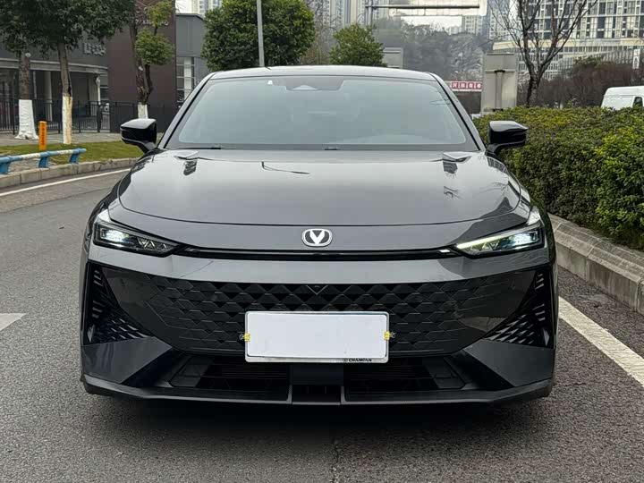 Фото 2 - Changan UNI-V