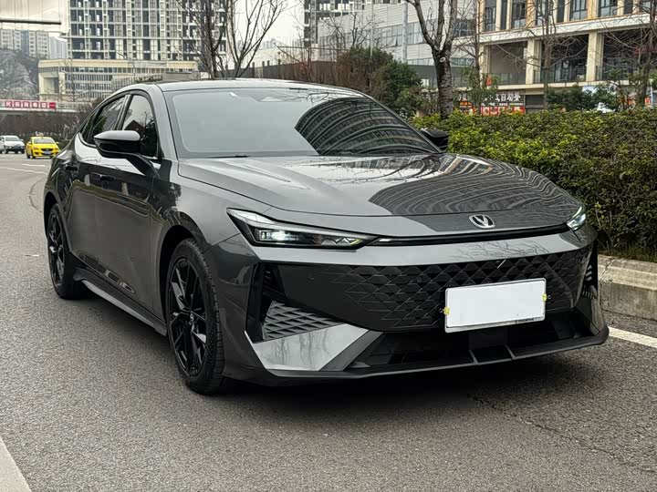 Фото 3 - Changan UNI-V